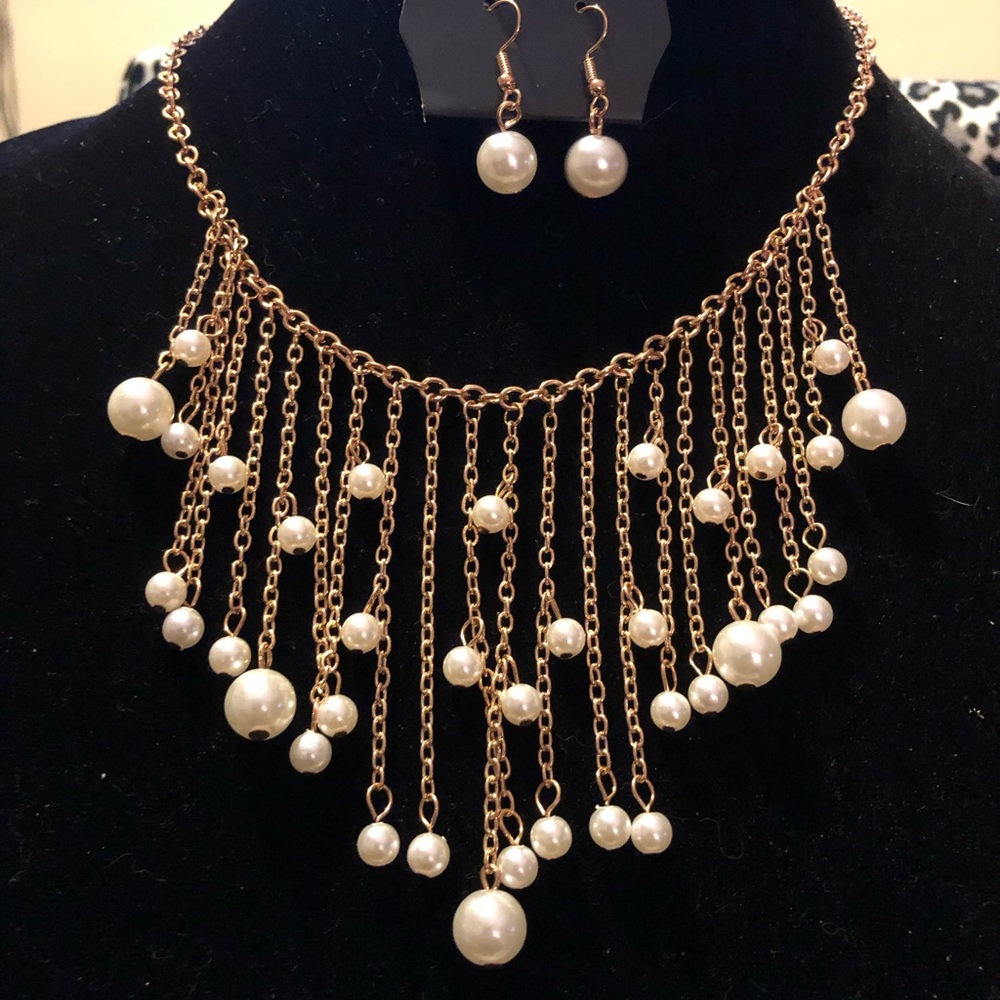 SOLD Paparazzi Gold and Pearl Necklace Set